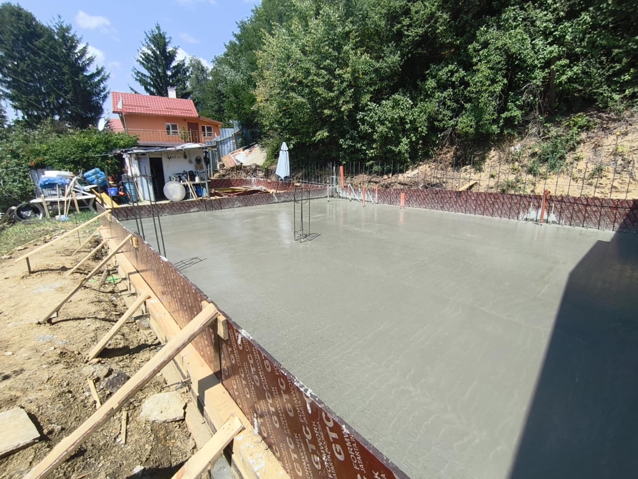 Груб строеж